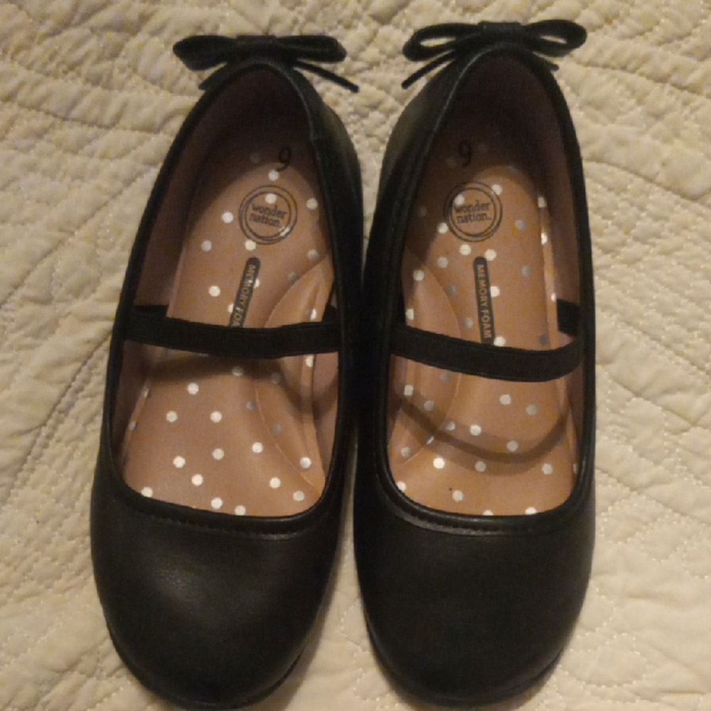 Wonder Nation Black Flats with Bow Accent